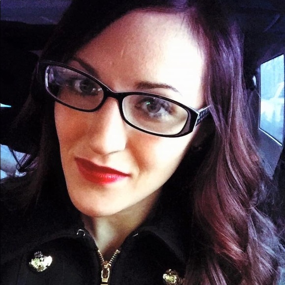 Meet your Posher, Tiffany - Picture 8 of 8